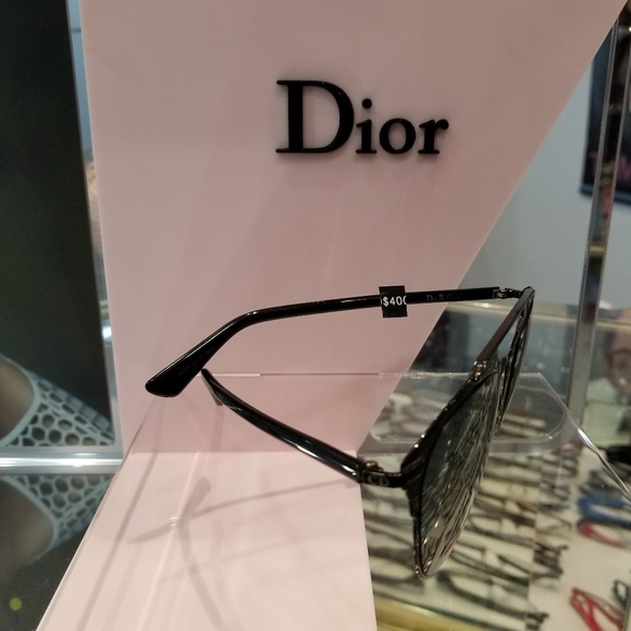 Brand new authentic Dior sunglasses with case - Picture 2 of 2